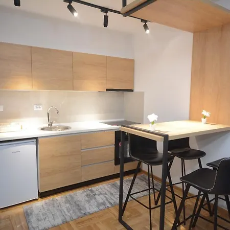 Cvetkovic Lux аpartmani & Free Garaza *