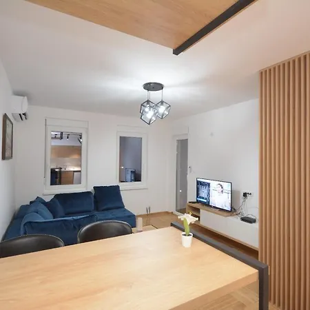 Apartamento Cvetkovic Lux аpartmani & Free Garaza