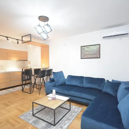 Apartamento Cvetkovic Lux аpartmani & Free Garaza *