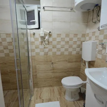 Apartamento Cvetkovic Lux аpartmani & Free Garaza *